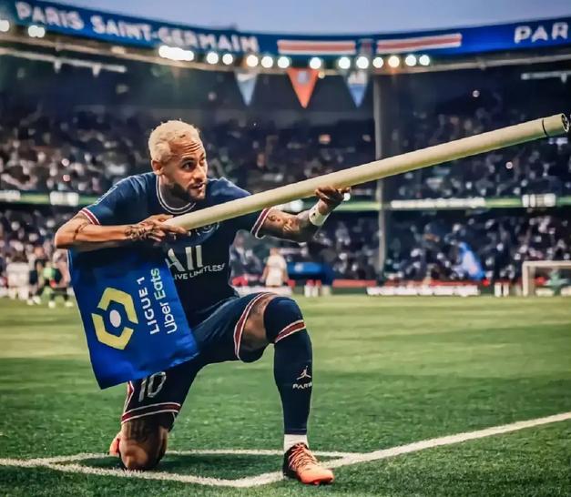 开云体育客户端-内马尔遭遇二十持续失利，巴黎圣日耳曼教练压力巨大！(内马尔续约巴黎圣日耳曼队)