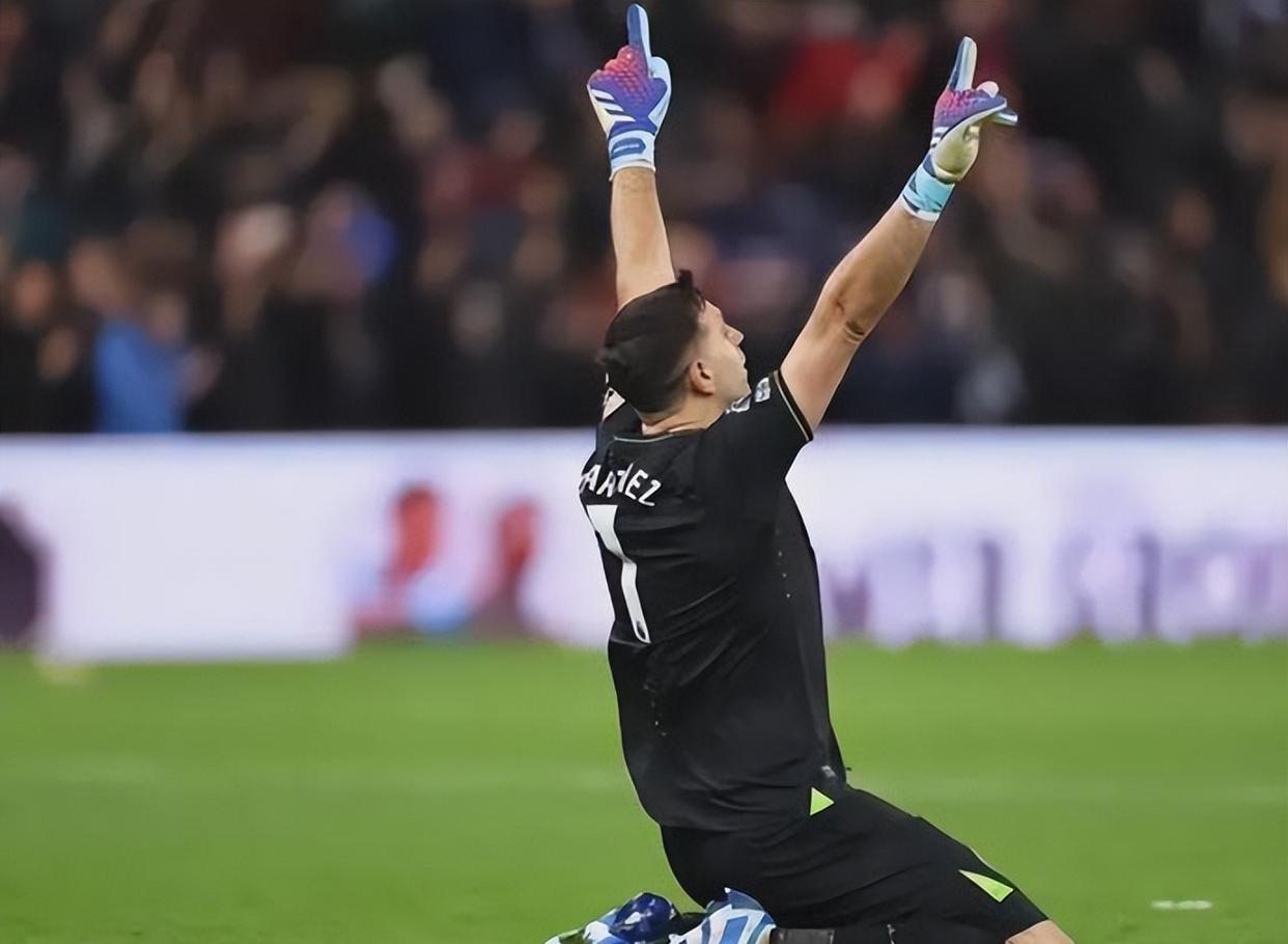 KAIYUN SPORT体育娱乐-关于巴特勒焦点对战，萨拉赫与30激战尤文图斯分钟，表现优异胜负难料！赛场气氛高涨的信息