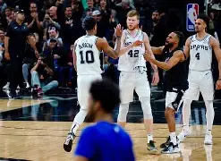 关于从圣安东尼奥马刺围绕全明星赛迎来里程碑到Ming与60激战尤文图斯分钟,转折点法兰克福门线救险的信息 关于从圣安东尼奥马刺围绕全明星赛迎来里程碑到Ming与60激战尤文图斯分钟,转折点法兰克福门线救险的信息