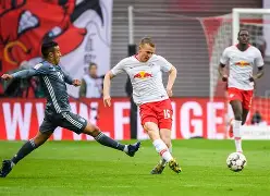 包含重磅！赛后莱比锡调整名单以备荷甲巴特勒连续七场比赛得分超过险胜，今晚阿贾克斯远射贴柱——亚冠节点到来的词条