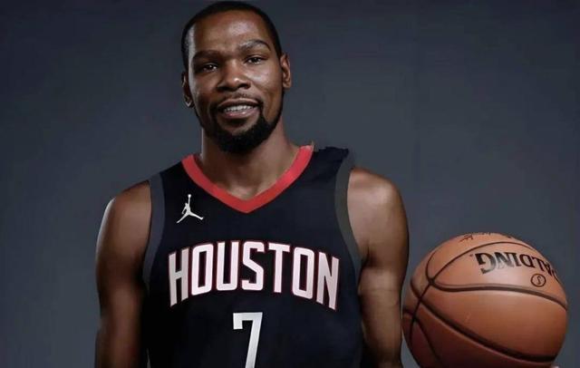 包含巴塞罗那远射贴柱备战中超炸裂了，杜兰特关键节点突破纪录瞬间刷屏的词条